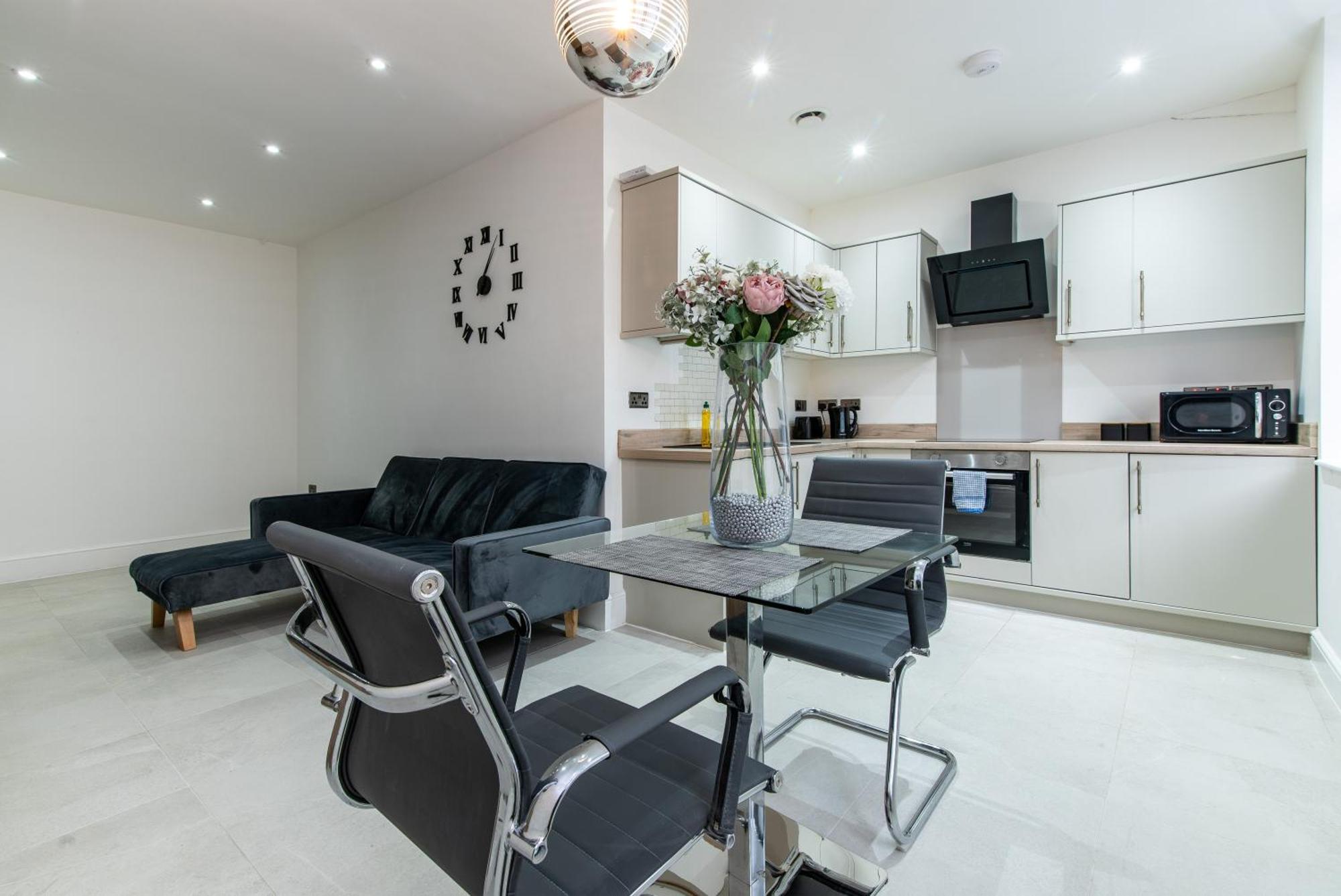1 Bed Flat - In The Heart Of Bradford Centre Apartment