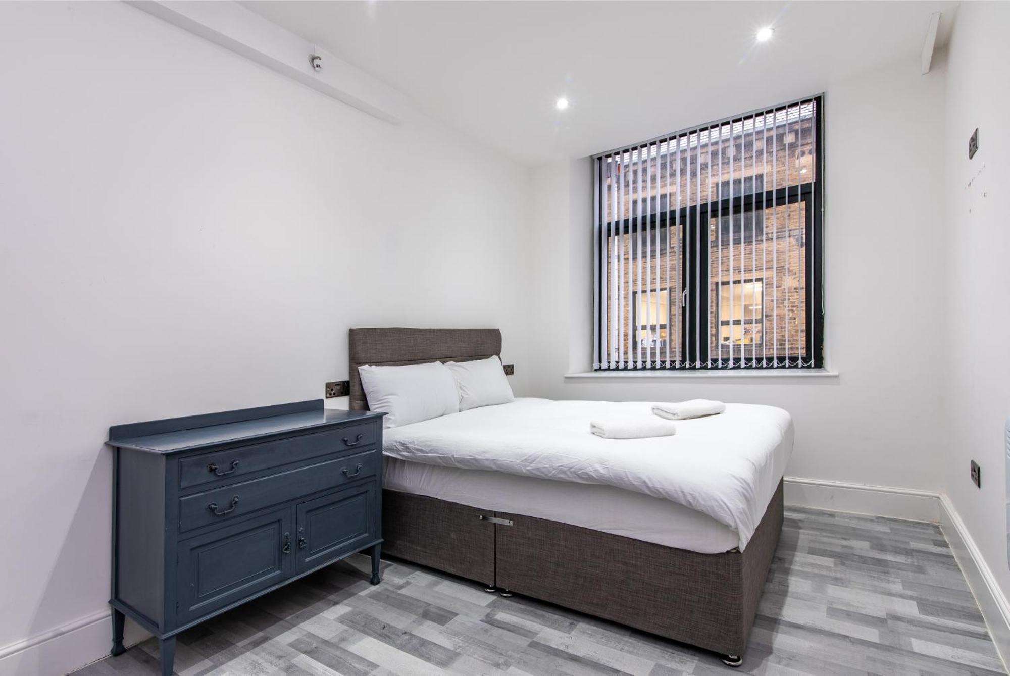 1 Bed Flat - In The Heart Of Bradford Centre *